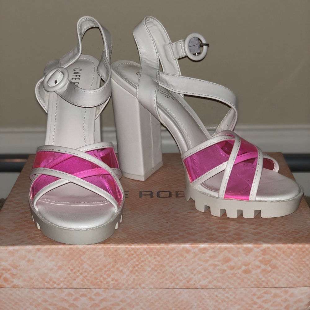 Chunky heel sandal